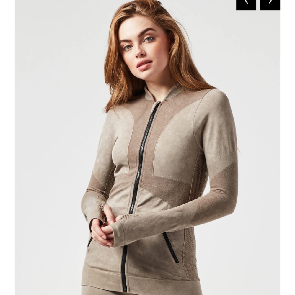 Blanc noir supernova seamless jacket